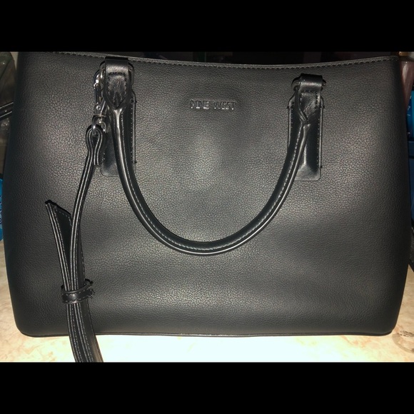 Nine West purse. Cross body or shoulder bag - Picture 1 of 2